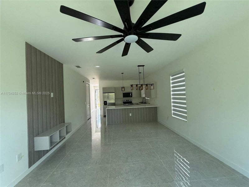 Spacious, unfurnished interior of a new home in , Punta Gorda (Image 18).