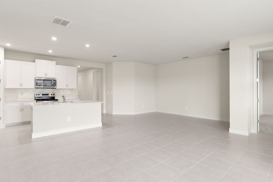 Spacious, unfurnished interior of a new home in Windwater, Parrish (Image 9). Spacious, unfurnished interior of a new home in Windwater, Parrish (Image 9).
