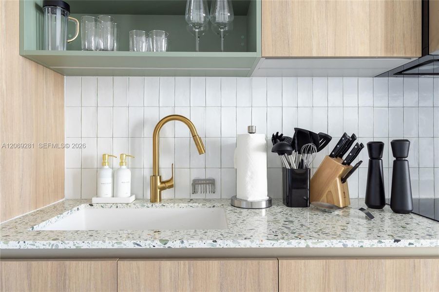 Glasses, Wine Glasses, Kitchen Utensils, Knives set, Salt and Pepper Grinders, etc. Glasses, Wine Glasses, Kitchen Utensils, Knives set, Salt and Pepper Grinders, etc.