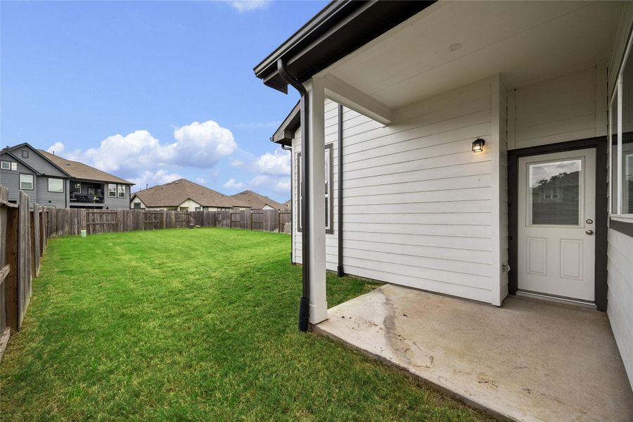 Exterior details and patio area of a home in , Missouri City (Image 20).