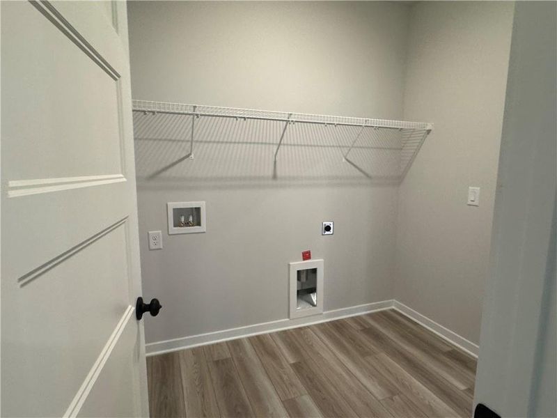 Spacious, unfurnished interior of a new home in Rosewood Lake Preserve, Hoschton (Image 9).