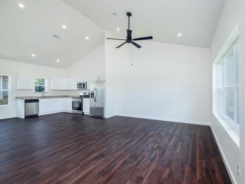 Spacious, unfurnished interior of a new home in , Brownwood (Image 16).