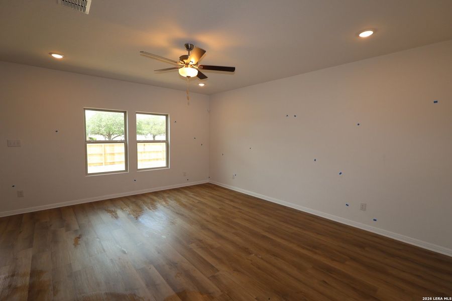 Spacious, unfurnished interior of a new home in Verano Farms, Von Ormy (Image 20).