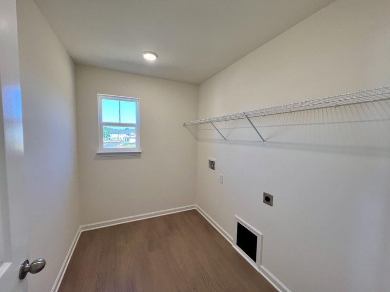 Spacious, unfurnished interior of a new home in Bellevue, Greenville (Image 13).