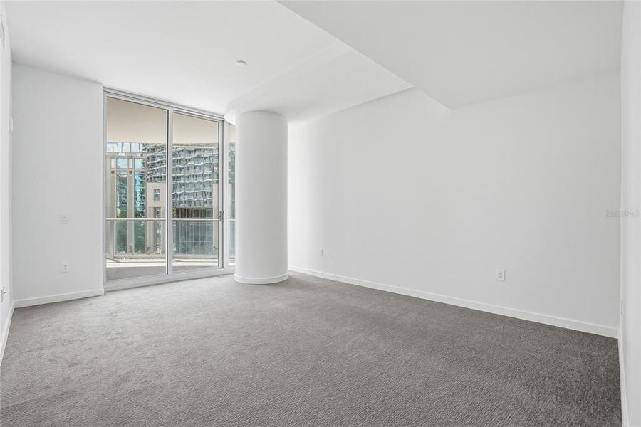 Spacious, unfurnished interior of a new home in , St. Petersburg (Image 17).