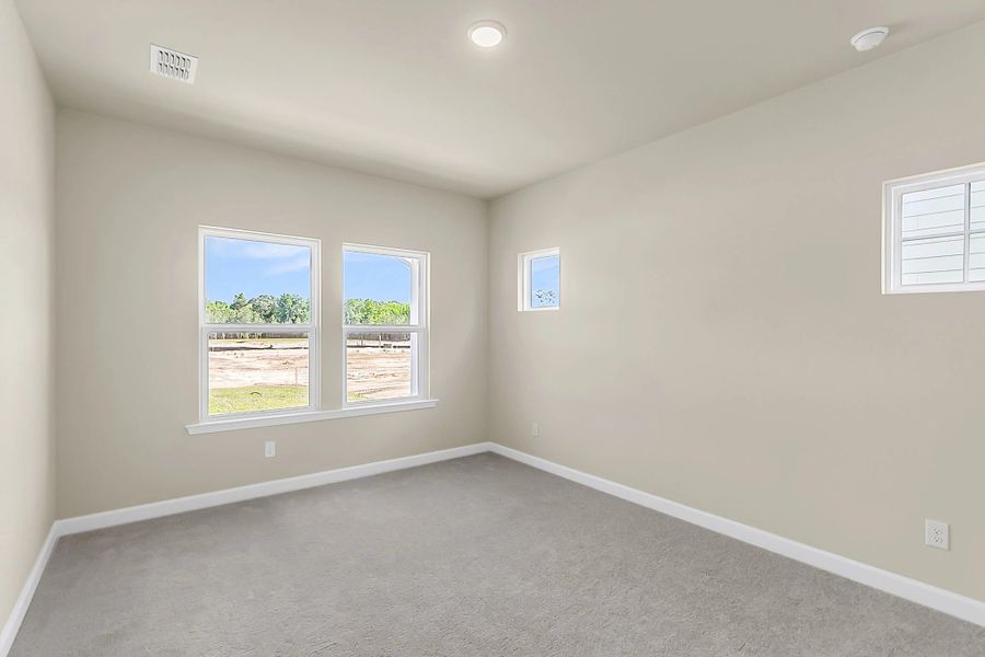 Spacious, unfurnished interior of a new home in Tea Farm, Ravenel (Image 14).