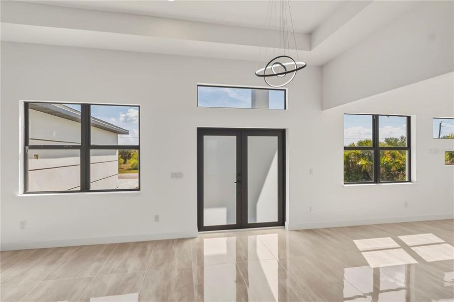 Spacious, unfurnished interior of a new home in , Port Charlotte (Image 54).