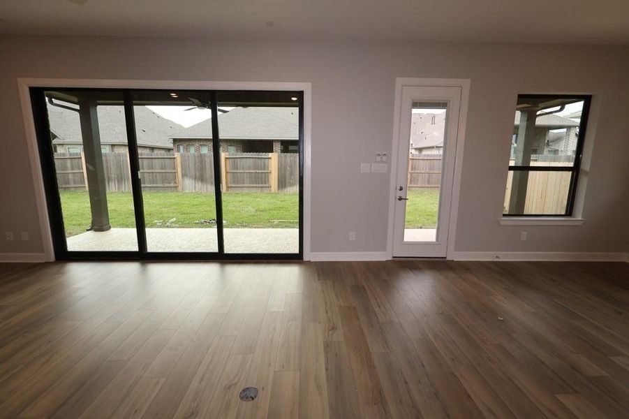 Spacious, unfurnished interior of a new home in The Meadows at Imperial Oaks, Conroe (Image 15).