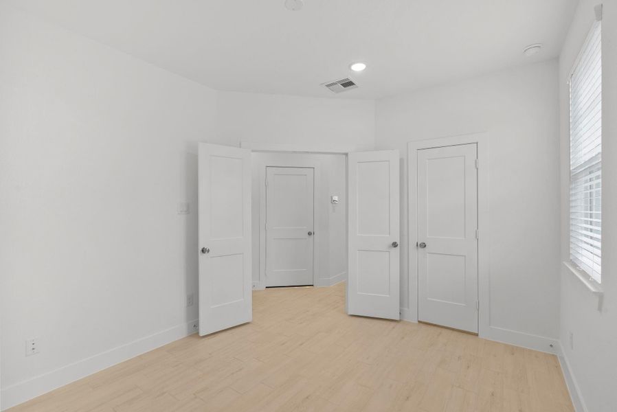 Spacious, unfurnished interior of a new home in Balmoral, Humble (Image 15).