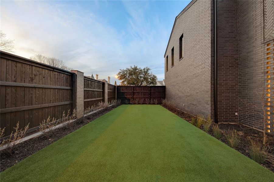 Exterior details and patio area of a home in , Dallas (Image 23).