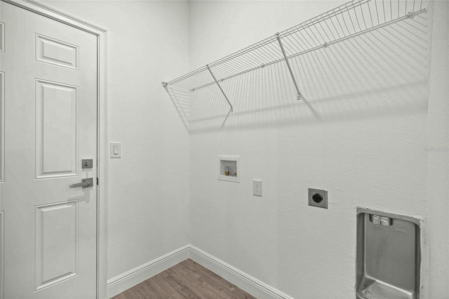 Spacious, unfurnished interior of a new home in , Ocala (Image 32).