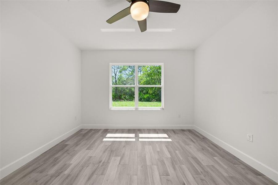 Spacious, unfurnished interior of a new home in , Sebring (Image 41).