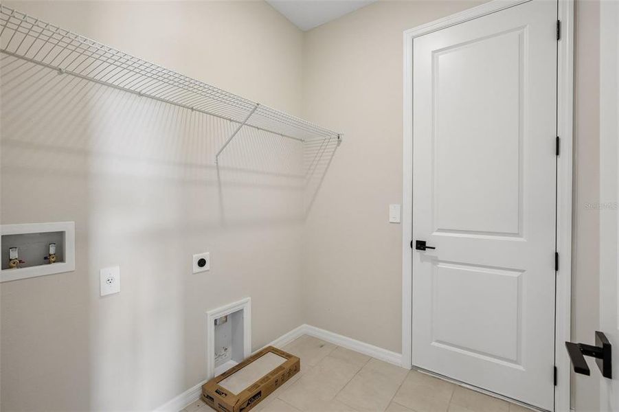 Spacious, unfurnished interior of a new home in Berry Bay, Wimauma (Image 25).