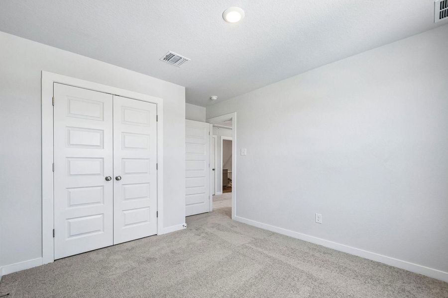 Spacious, unfurnished interior of a new home in Eastwood at Sonterra, Jarrell (Image 24). Spacious, unfurnished interior of a new home in Eastwood at Sonterra, Jarrell (Image 24).