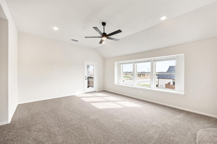 Spacious, unfurnished interior of a new home in Sonoma Verde, McLendon-Chisholm (Image 34).