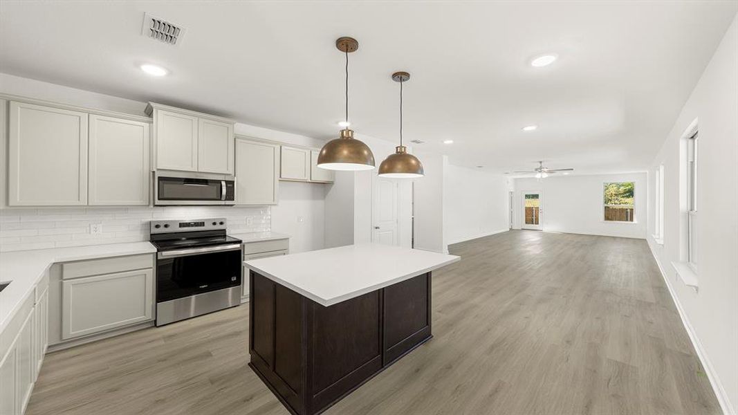 05. 2504 Yo Ranch - Kitchen (2) 05. 2504 Yo Ranch - Kitchen (2)