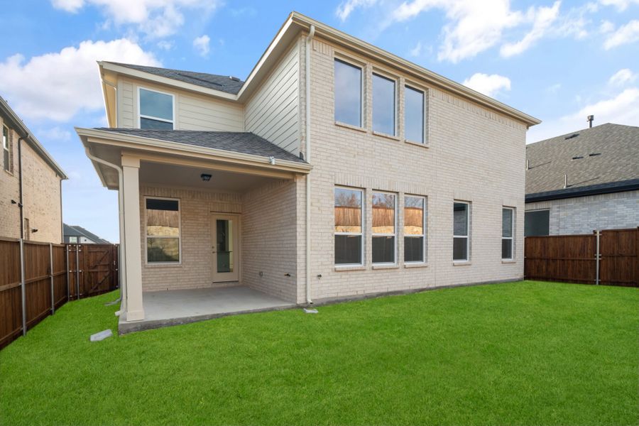 Exterior details and patio area of a home in Legacy Hills, Celina (Image 23).