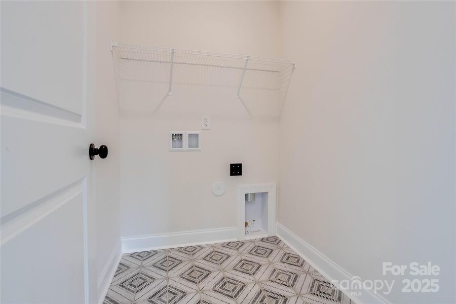 Spacious, unfurnished interior of a new home in , Kings Mountain (Image 15).