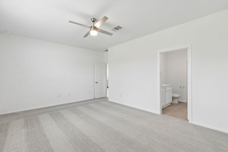 Spacious, unfurnished interior of a new home in Mavera, Conroe (Image 21).