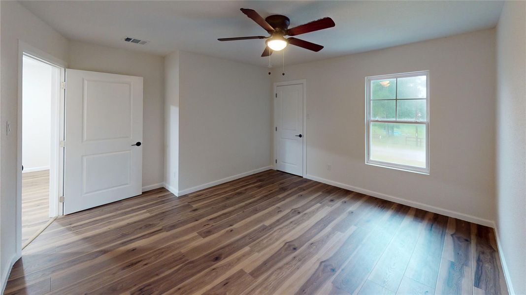 Spacious, unfurnished interior of a new home in , Cleveland (Image 8).