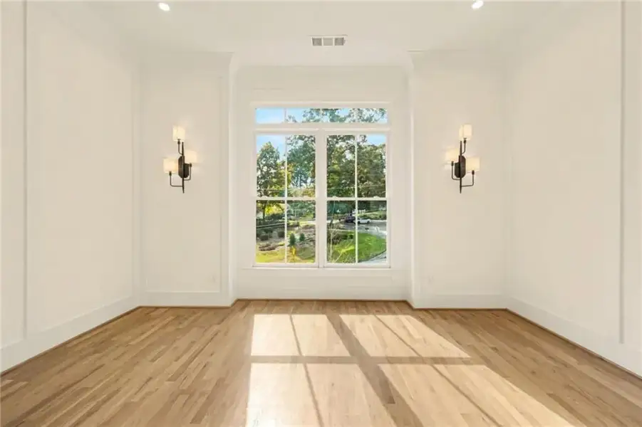 Spacious, unfurnished interior of a new home in , Atlanta (Image 24).