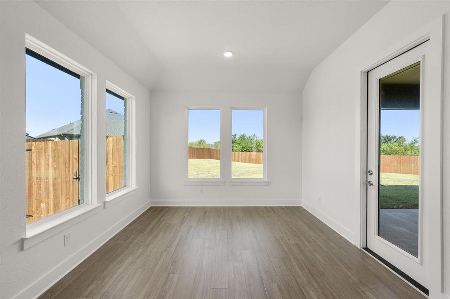 701 Iris- Dining-1 701 Iris- Dining-1