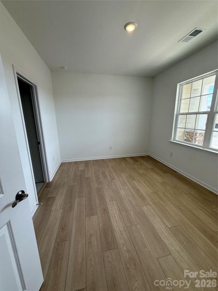 Spacious, unfurnished interior of a new home in Roselyn, Lancaster (Image 10).