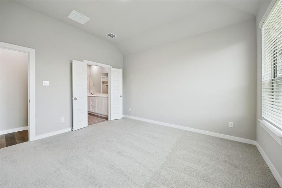 Spacious, unfurnished interior of a new home in Lakehaven, Farmersville (Image 20).