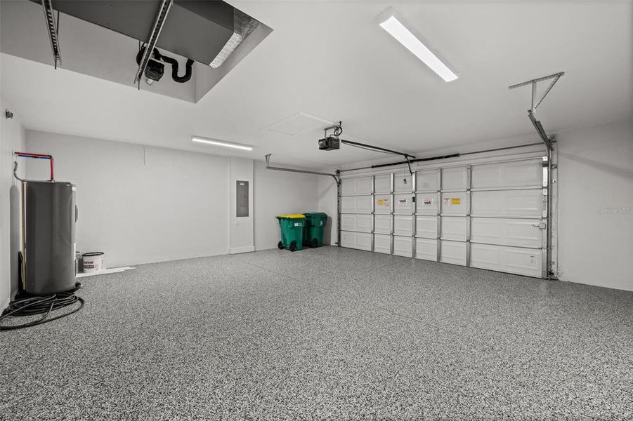 Spacious, unfurnished interior of a new home in , Port Charlotte (Image 20).