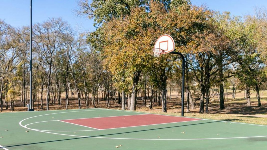Community amenities in The Colony, Bastrop (Image 5).