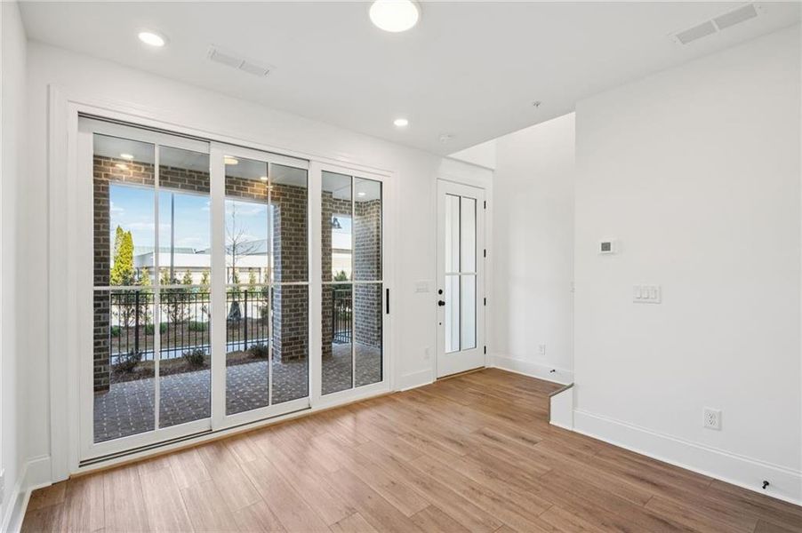 Spacious, unfurnished interior of a new home in IveyBrooke, Alpharetta (Image 22).