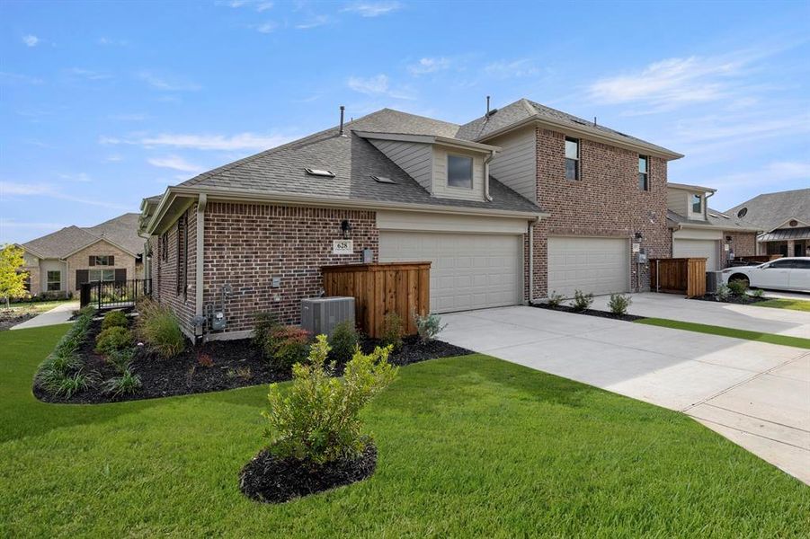 27. 628 Oakridge - Back 27. 628 Oakridge - Back