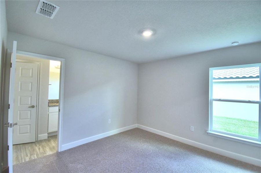 Spacious, unfurnished interior of a new home in , Auburndale (Image 59).