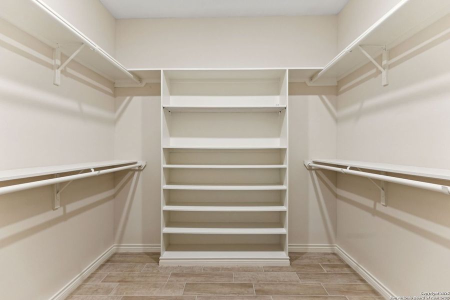 Spacious, unfurnished interior of a new home in , Seguin (Image 43).