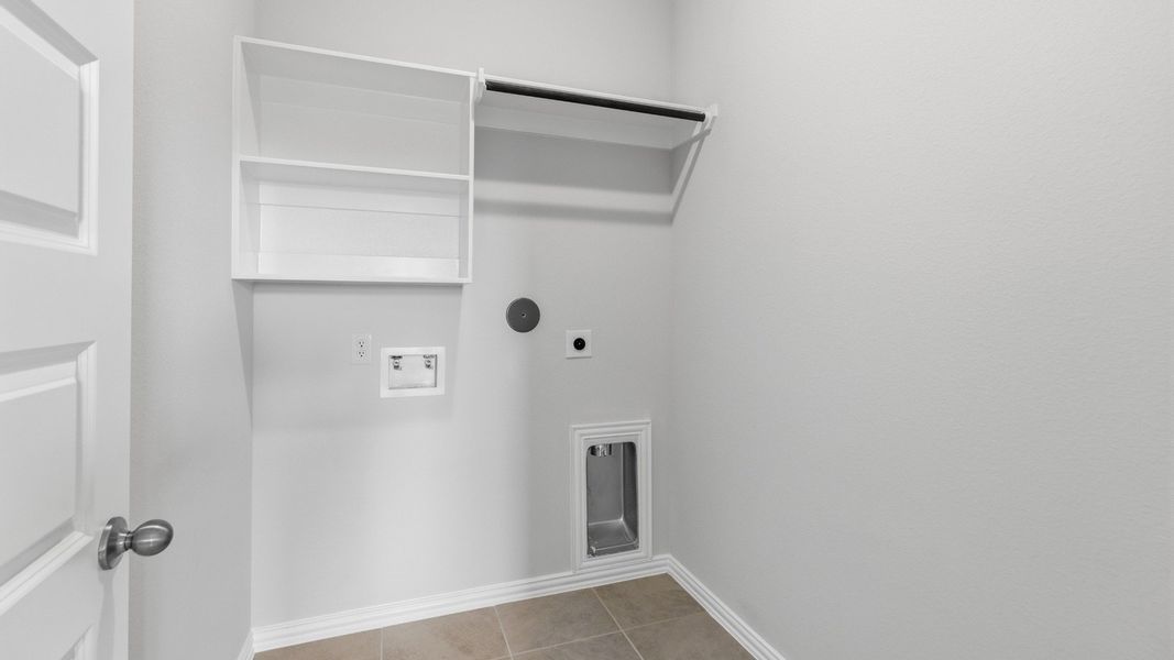 Furnished interior view inside a new home in Brookewater, Rosenberg (Image 14).