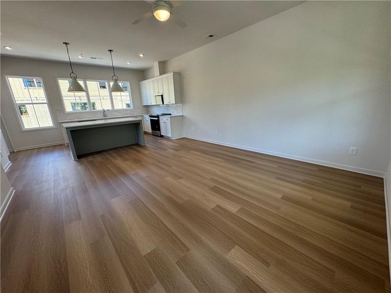 Spacious, unfurnished interior of a new home in , Alpharetta (Image 12).