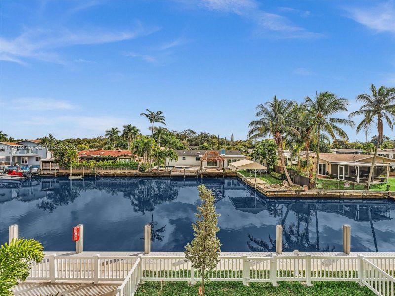 Community amenities in , Dania Beach (Image 77).