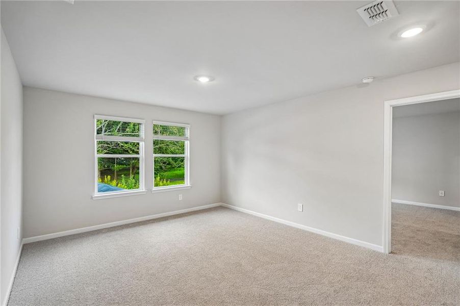 Spacious, unfurnished interior of a new home in Martin Springs - Estate Series, Lawrenceville (Image 34).