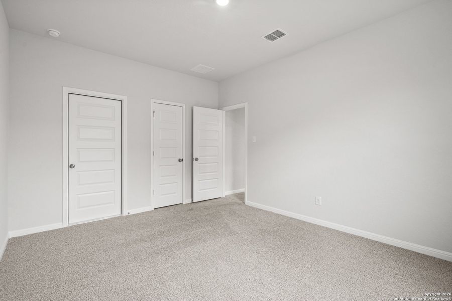 Spacious, unfurnished interior of a new home in Cinco Lakes, San Antonio (Image 22).