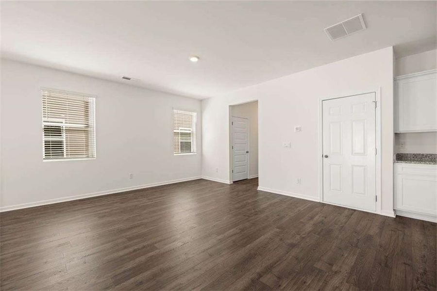 Spacious, unfurnished interior of a new home in Mableton Station, Mableton (Image 10). Spacious, unfurnished interior of a new home in Mableton Station, Mableton (Image 10).