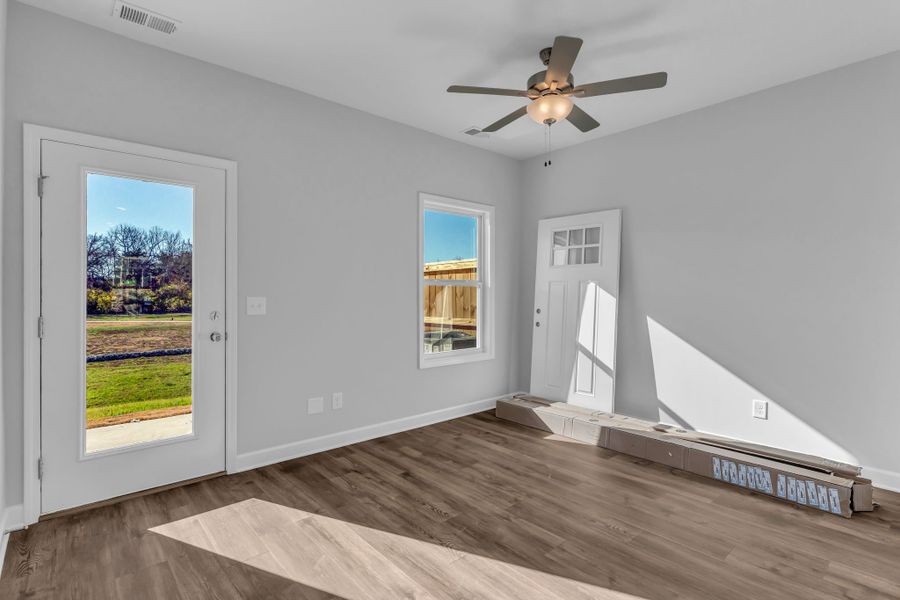 Spacious, unfurnished interior of a new home in Oxford Station, Gallatin (Image 16). Spacious, unfurnished interior of a new home in Oxford Station, Gallatin (Image 16).