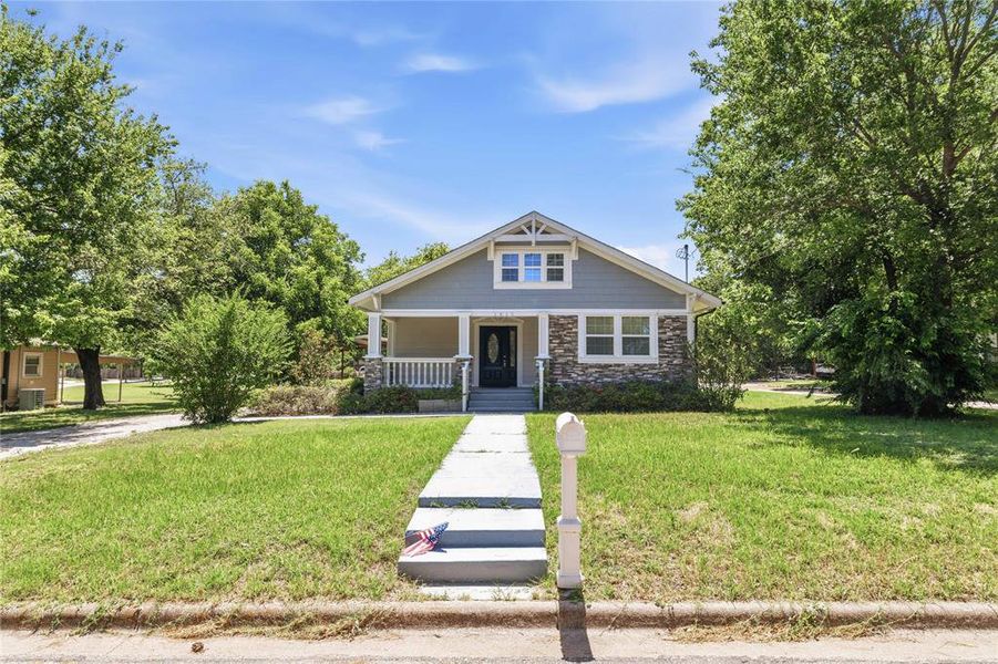 Front exterior of a new home in , Brownwood, TX, highlighting curb appeal (Image 16). Front exterior of a new home in , Brownwood, TX, highlighting curb appeal (Image 16).