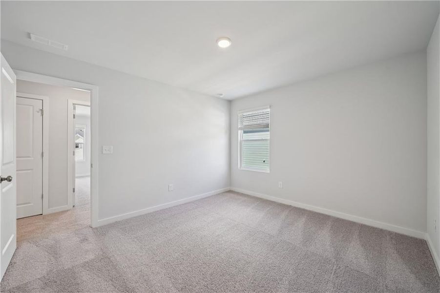 Spacious, unfurnished interior of a new home in Dove Lake, Grayson (Image 17).