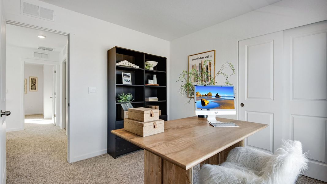Furnished interior view inside a new home in Ellston Park, Colorado Springs (Image 21).