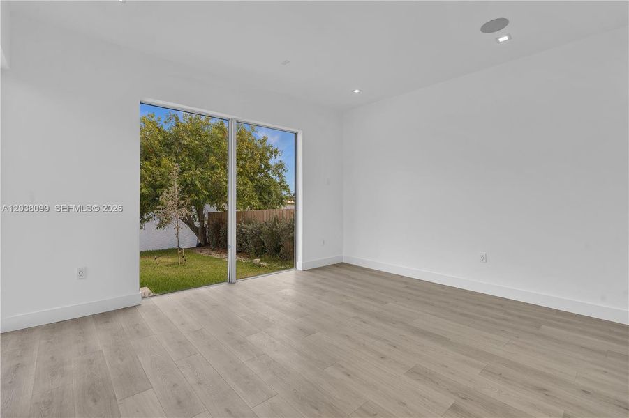 Spacious, unfurnished interior of a new home in , Miami (Image 21).