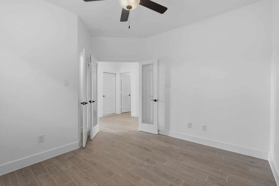Representative unfurnished interior of a home built from the Durango by Chesmar Homes in Emory Glen, Katy (Image 15). Representative unfurnished interior of a home built from the Durango by Chesmar Homes in Emory Glen, Katy (Image 15).