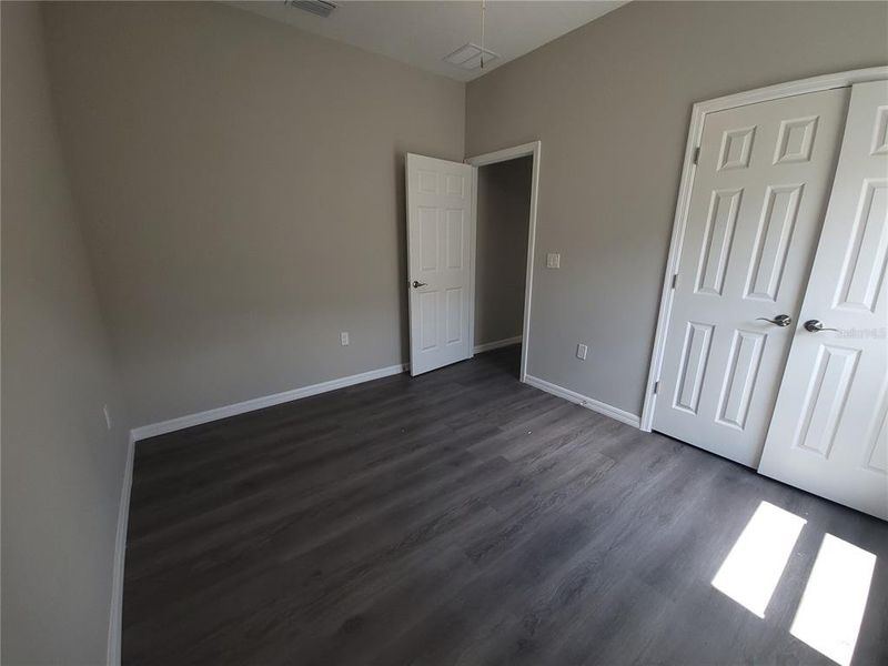 Spacious, unfurnished interior of a new home in , Tampa (Image 9).
