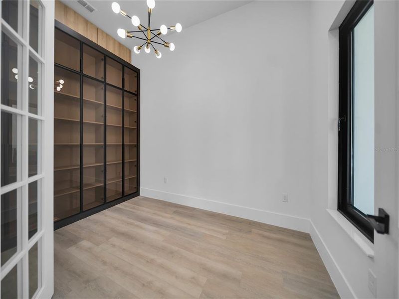 Spacious, unfurnished interior of a new home in , Clermont (Image 19).