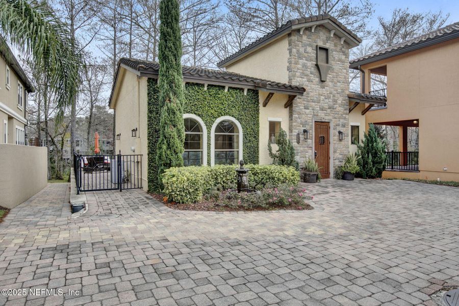 Exterior details and patio area of a home in , Jacksonville (Image 31). Exterior details and patio area of a home in , Jacksonville (Image 31).