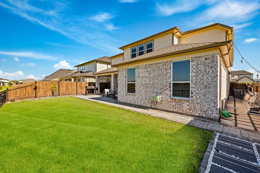 Exterior details and patio area of a home in Morton Creek Ranch, Katy (Image 3).
